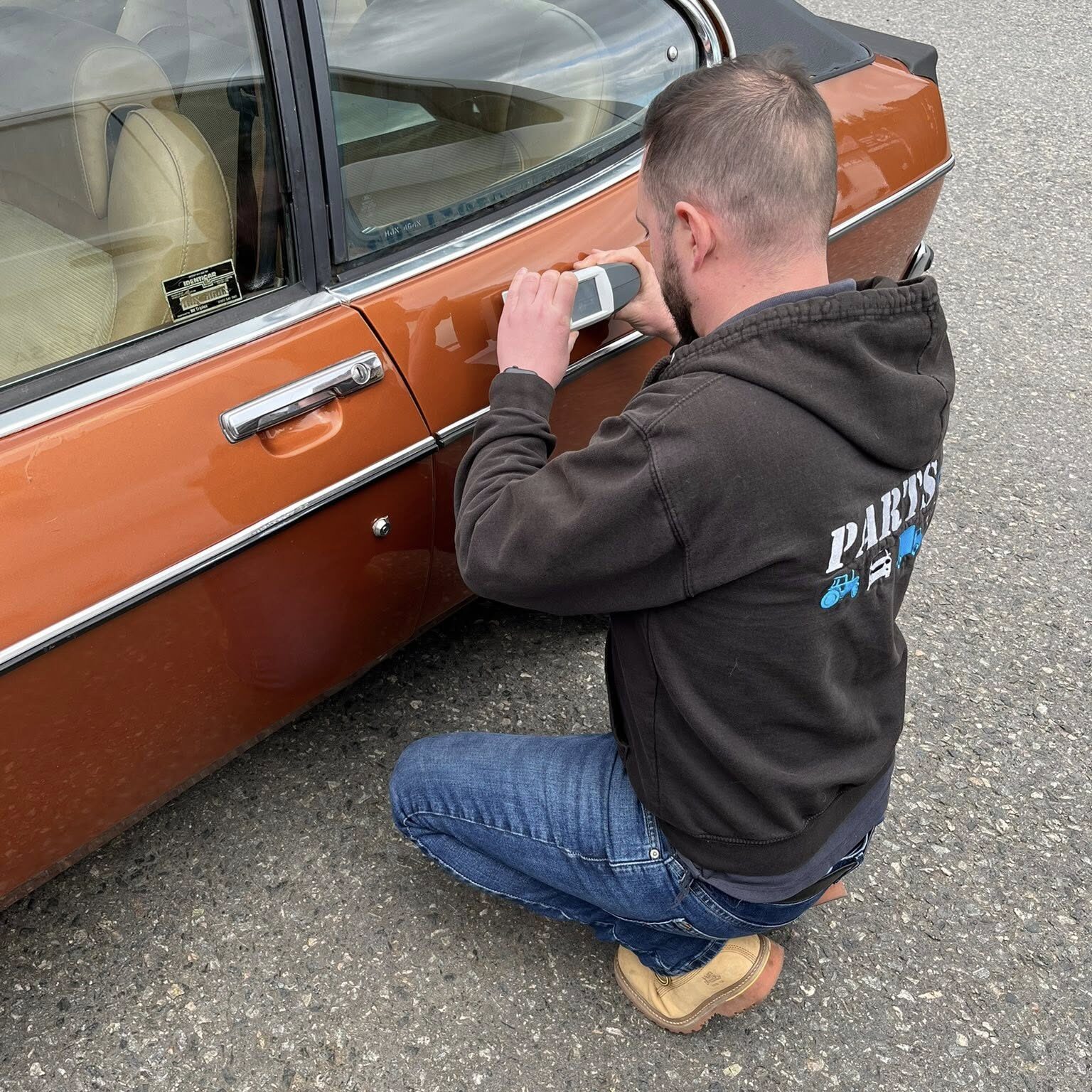scan vehicle’s existing paintwork